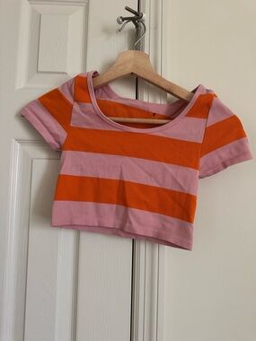 🍊STRETCHY PINK AND ORANGE STRIPED CROP TOP🍊